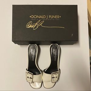 Donald Pliner Kinzy Mule